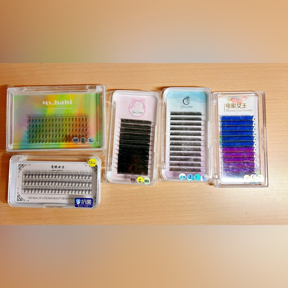 5 NEW sets of the  Individual Eyelashes